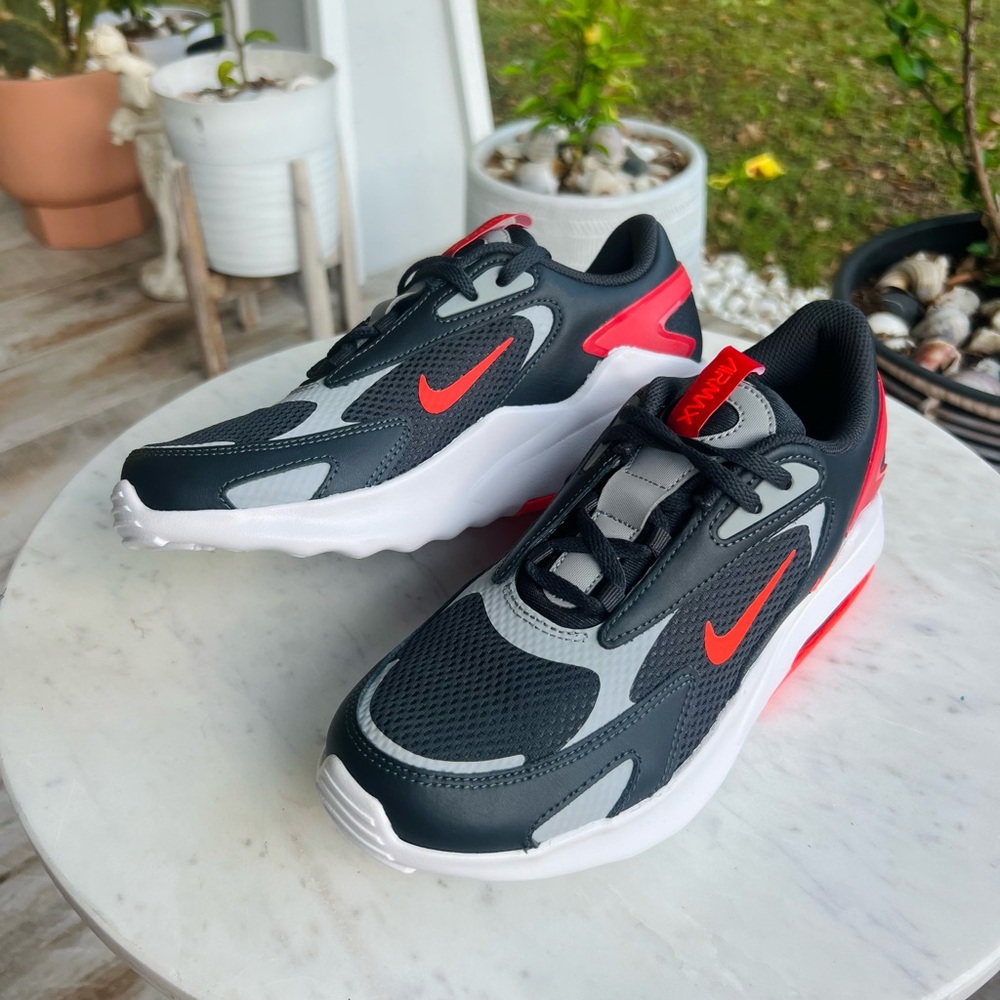 ❤️🖤Nike. Air Max❤️🖤New ❤️Size 6Y young girl - like women’s size 7.5❤️